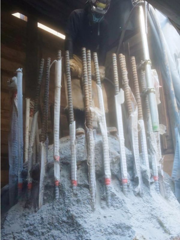 イッサ工芸　毀し工事